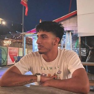 Meet your Posher, Efrain